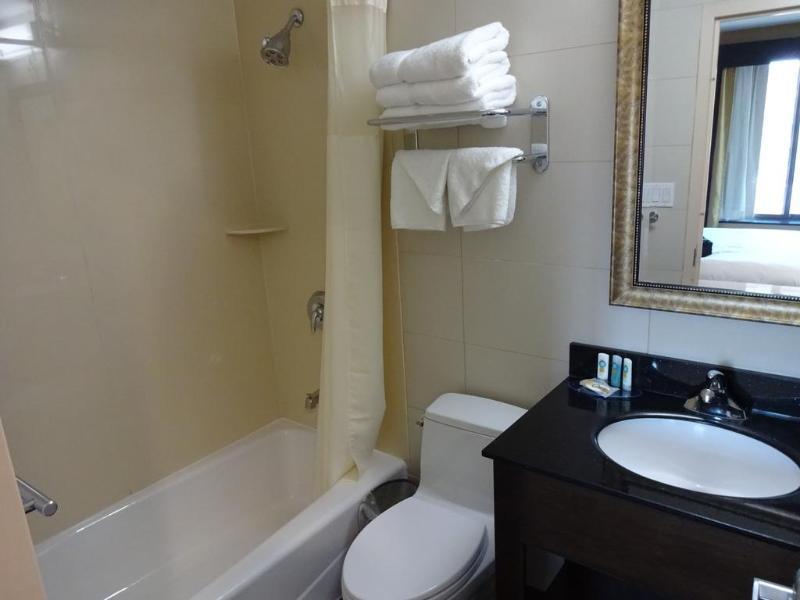 Quality Inn Near Sunset Park Нью-Йорк Экстерьер фото